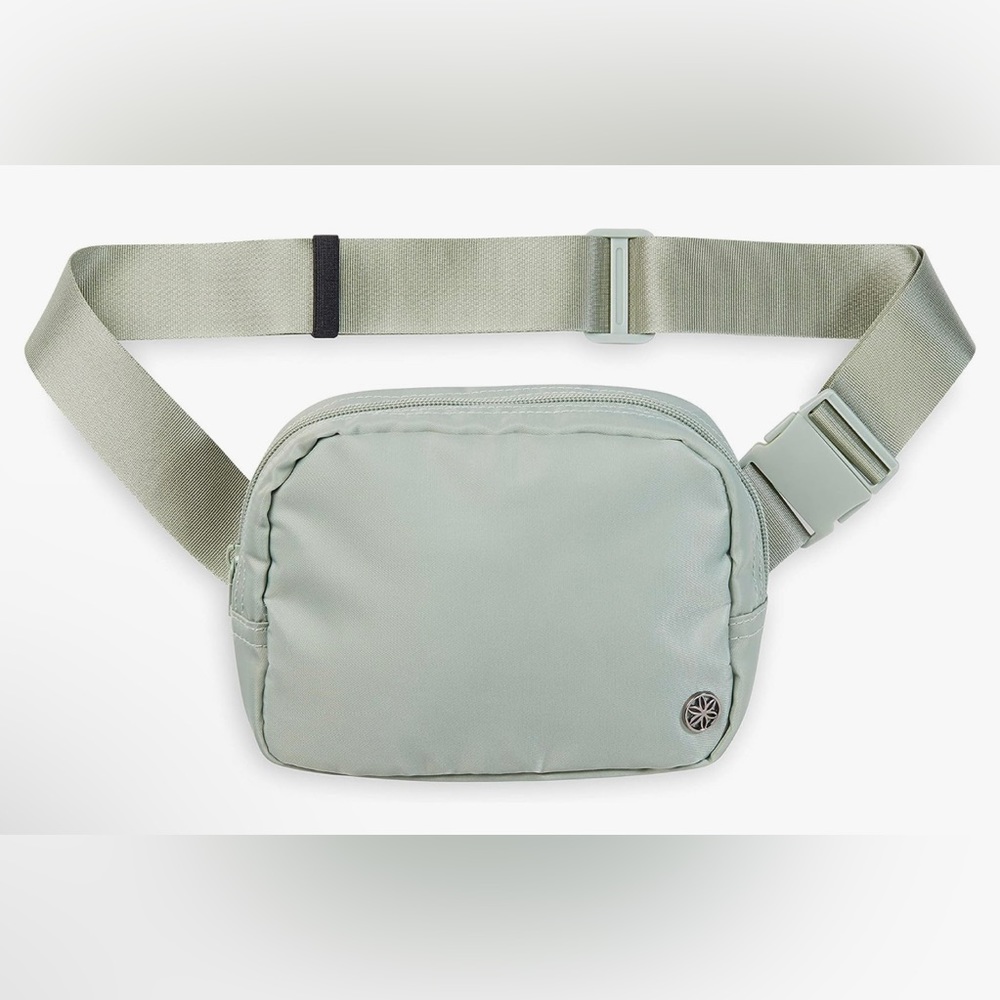 NWOT Gaiam waist pack!